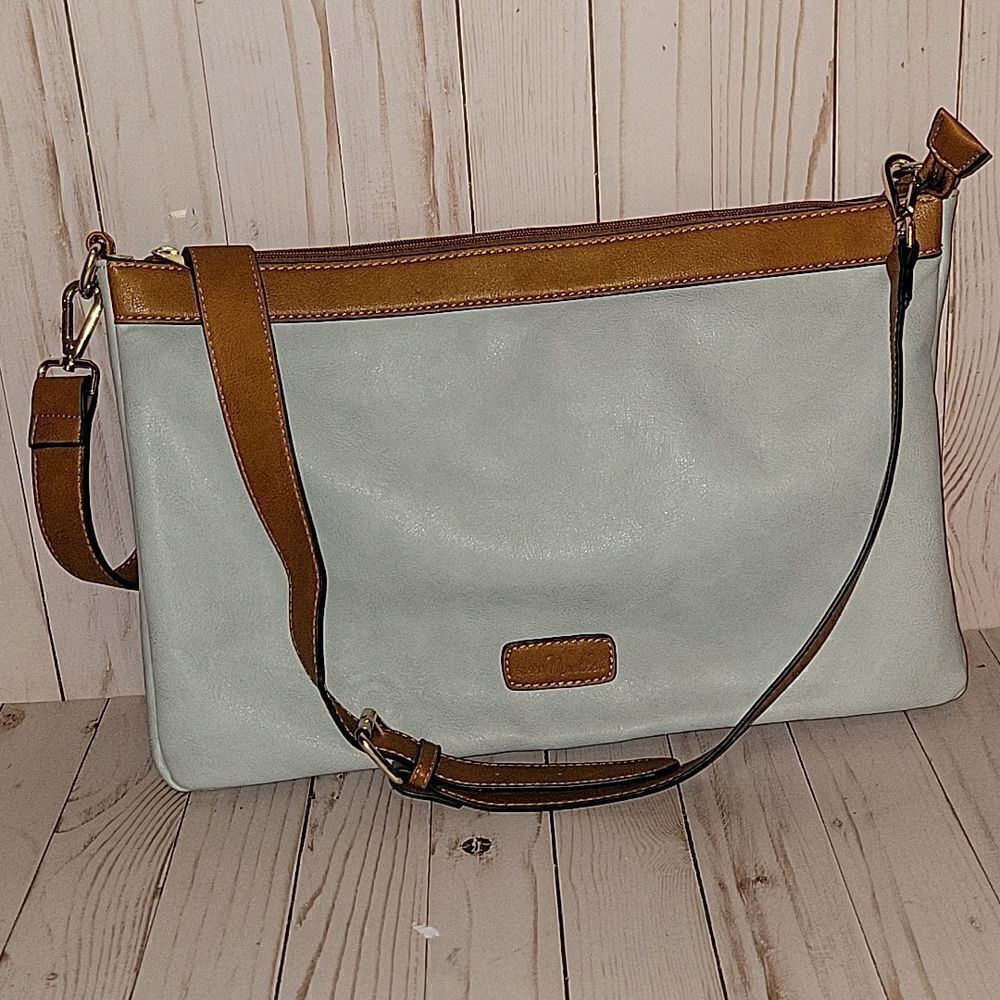 Simply Noelle laptop back